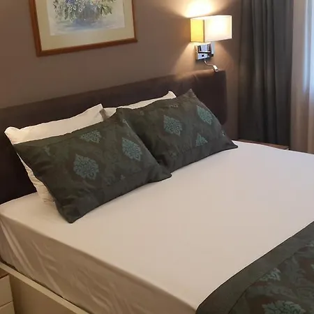 Sun Garden Lägenhetshotell 4*