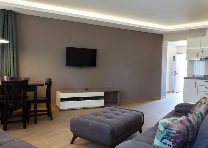 Sun Garden Aparthotel 4*